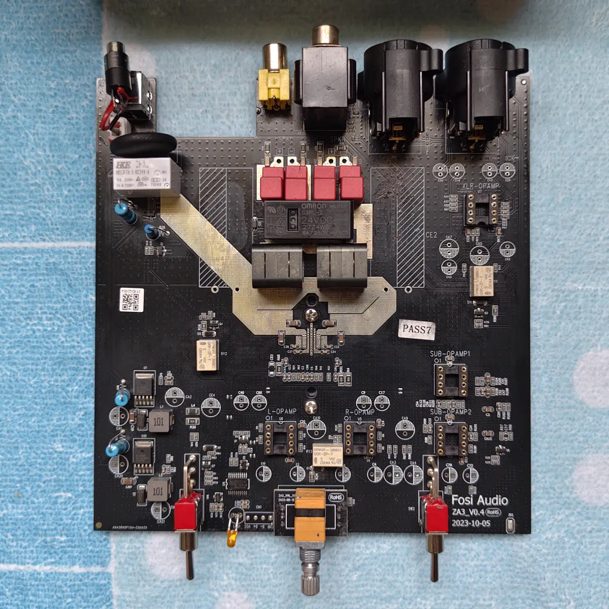 PCB Fosi Audio ZA3 ระหว่างเตรียมบอร์ดก่อนติดตั้งอุปกรณ์ปรับแต่ง