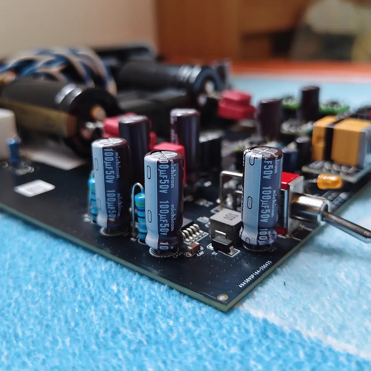 การเดินสาย Speaker Output ภายใน Fosi Audio ZA3